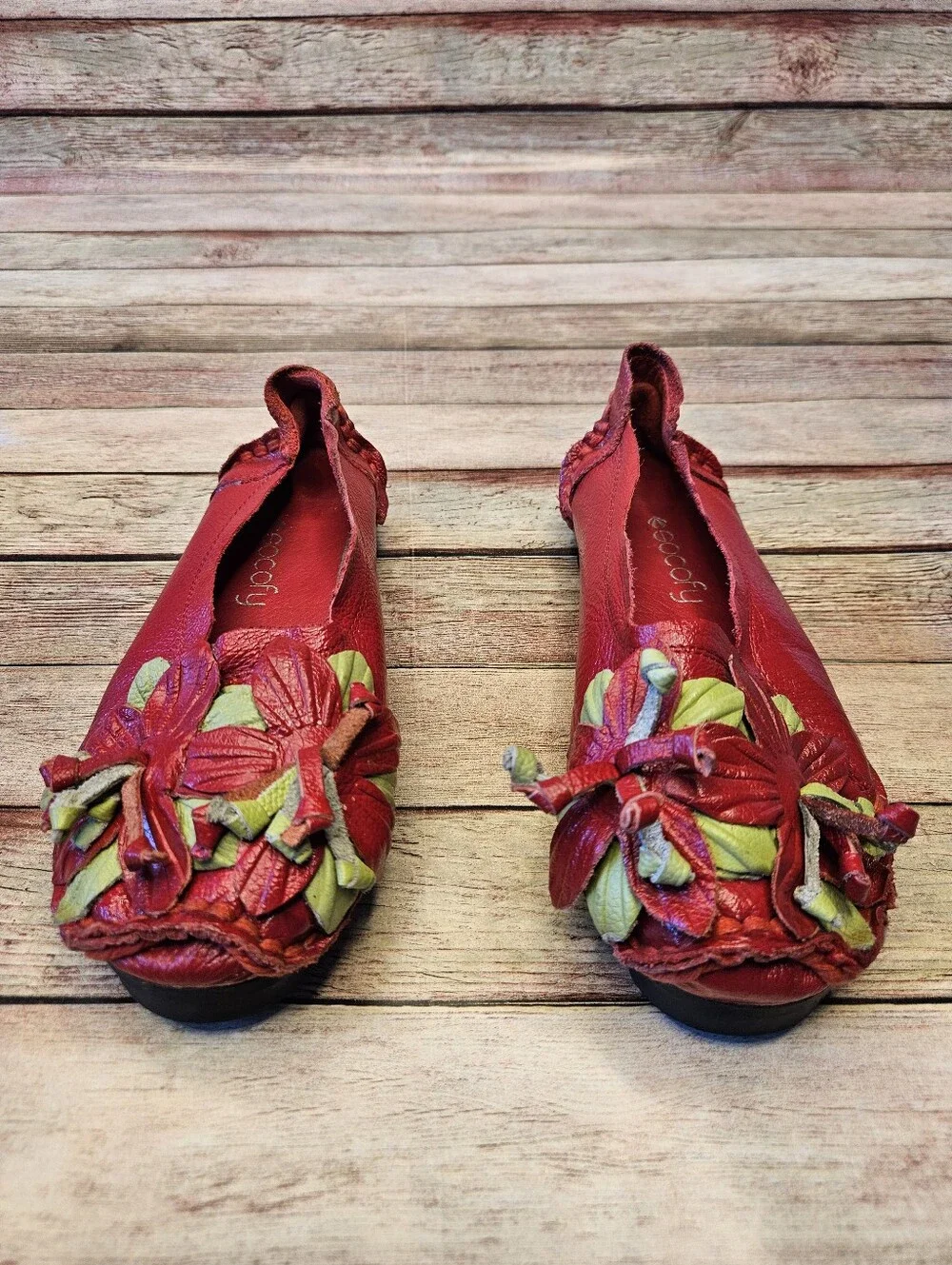 Socofy handmade red floral genuine leather slip-on loafers.